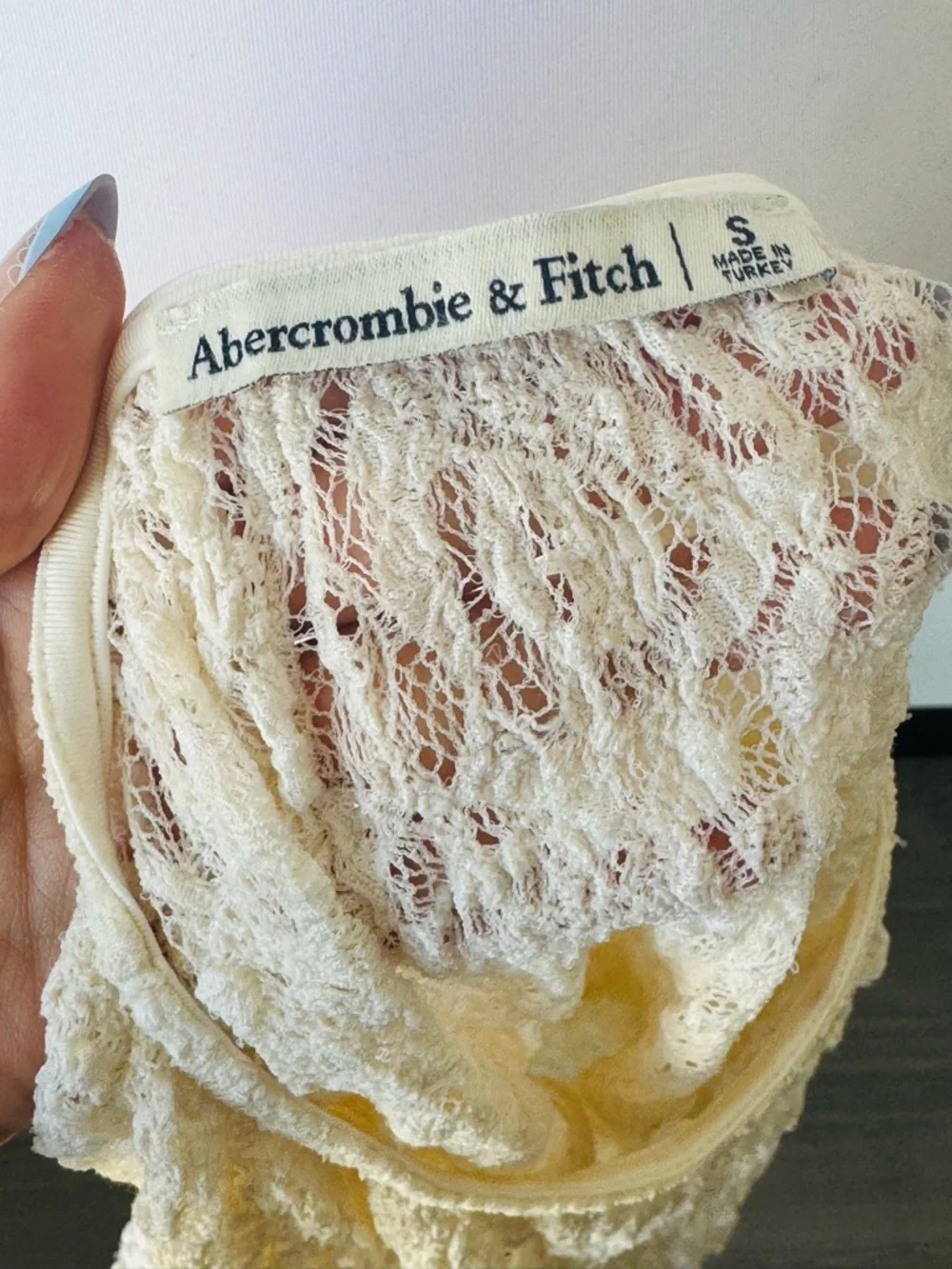 Abercrombie & Fitch Cream Lace Fitted Top 🤍 - Picture 4 of 4
